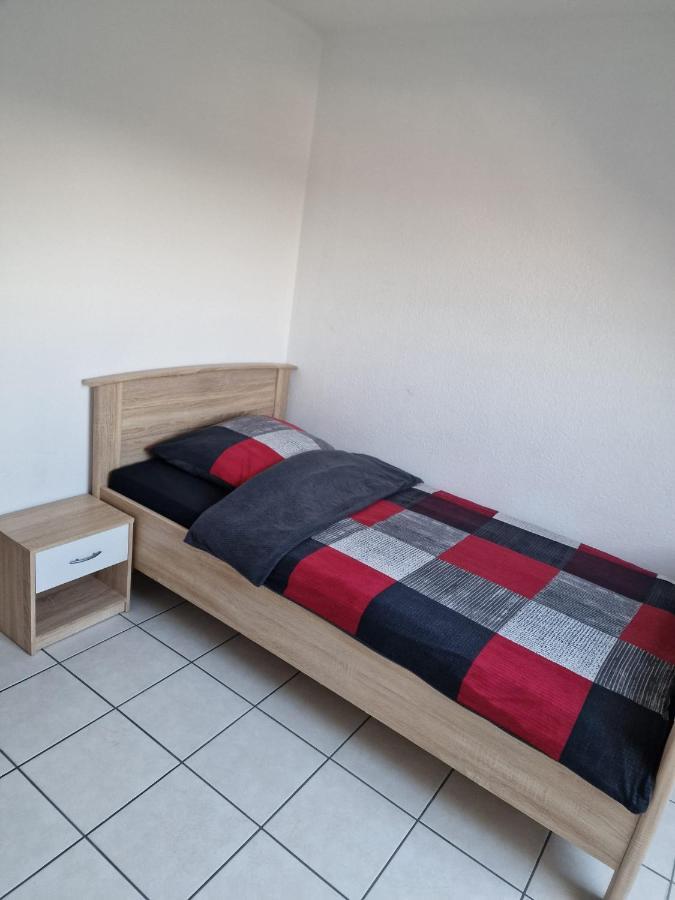 Monteurzimmer/Ferienwohnung Brauckstrasse, Гладбек Екстериор снимка